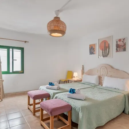 Surf House Semesterbostad